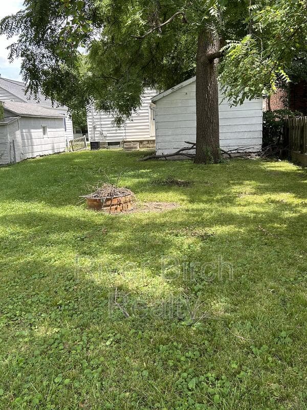 Springfield House: 2633 South Whittier Avenue