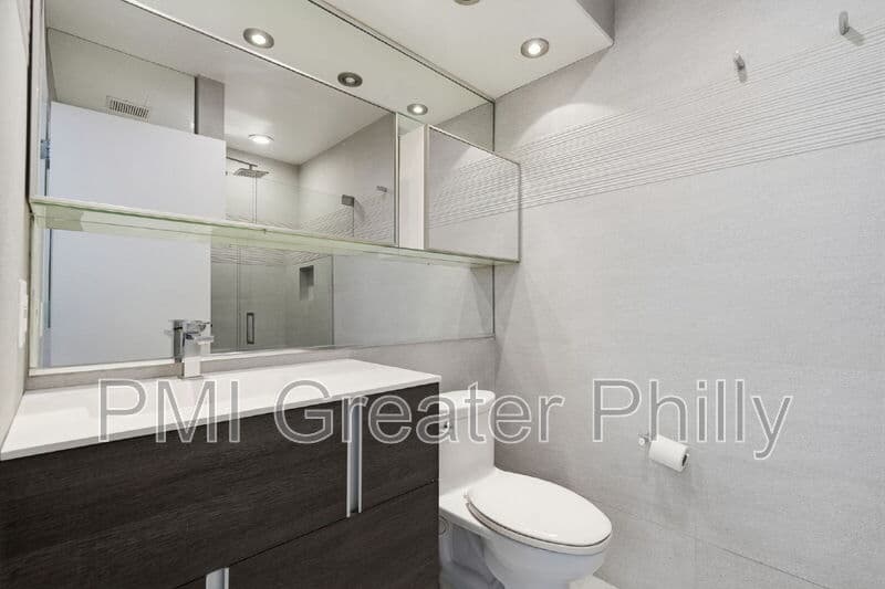 Philadelphia Condo: 182 Gay St