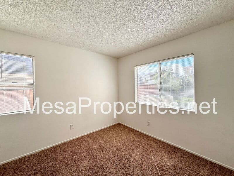 Victorville House: 14581 King Canyon