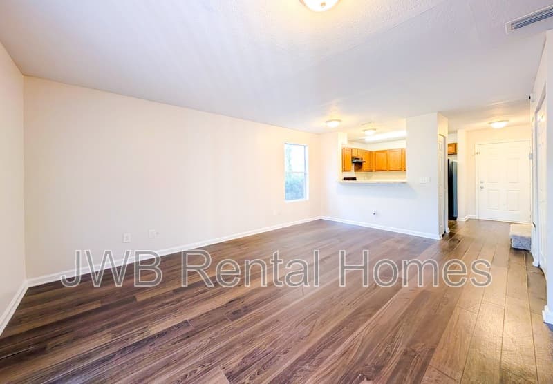 Jacksonville Townhome: 73 5th St W