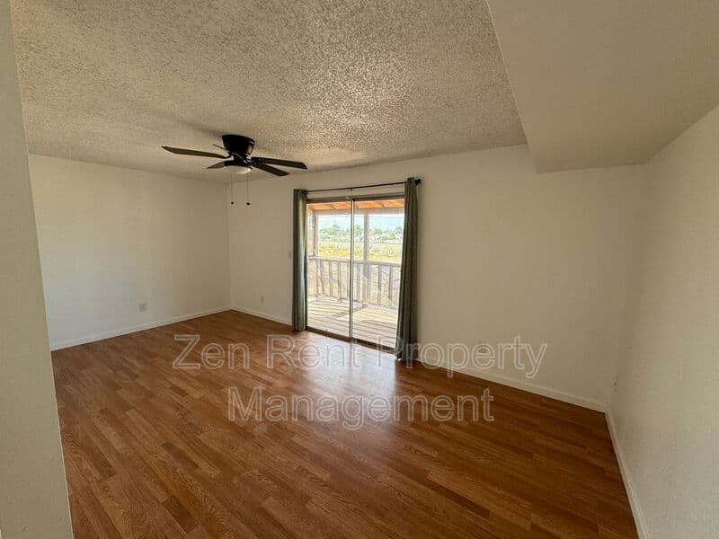 Coolidge House: 940 N Sonora Street