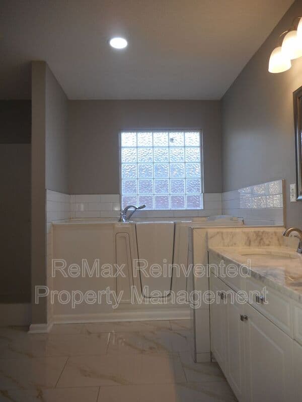Hephzibah House: 2748 Davis Mill RD