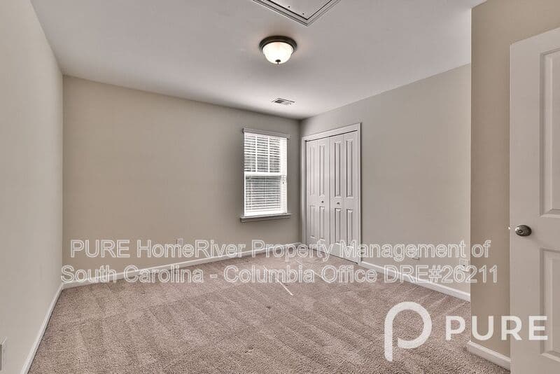 West Columbia House: 512 Spanish Leaf Lane