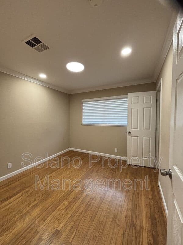 Vallejo House: 2414 Tennessee Street