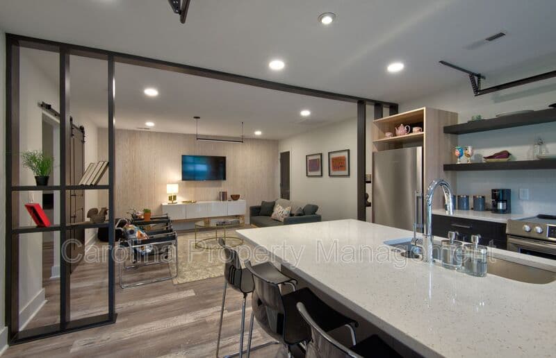 Charlotte House: 3945 Rockfern Rd