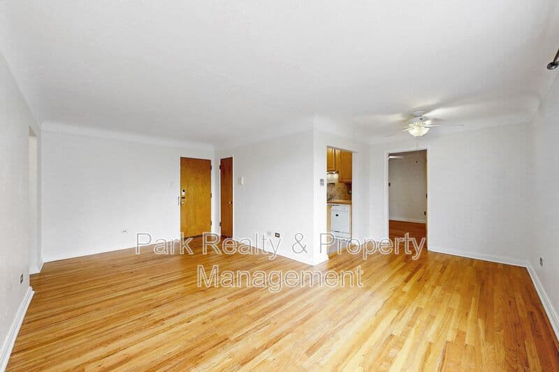 Denver House: 733 E 2nd Ave #304