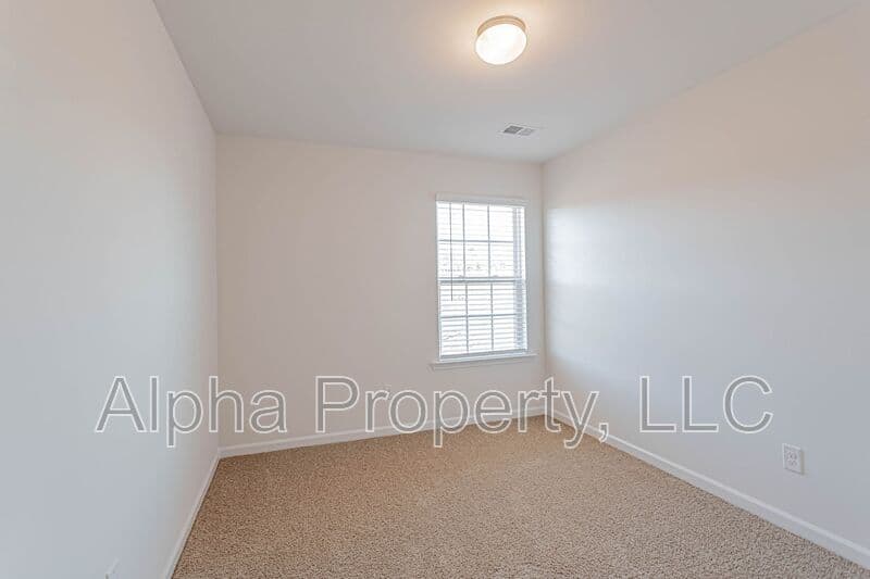 Greer Townhome: 30 Moorlyn Ln