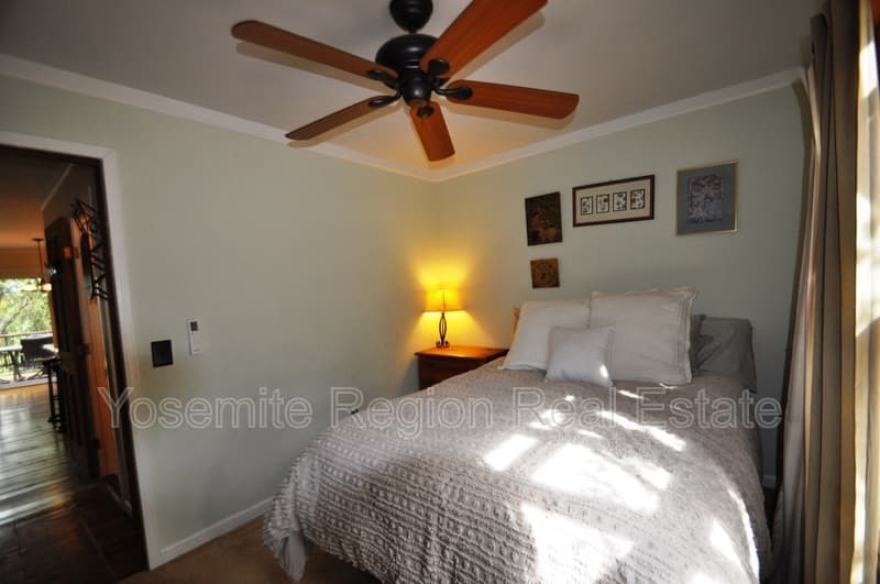 Groveland House: 20020 Bluebell Court