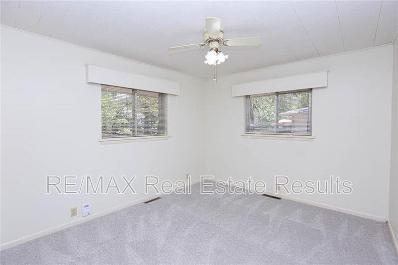Prairie Grove Condo: 411 Kate Smith Street