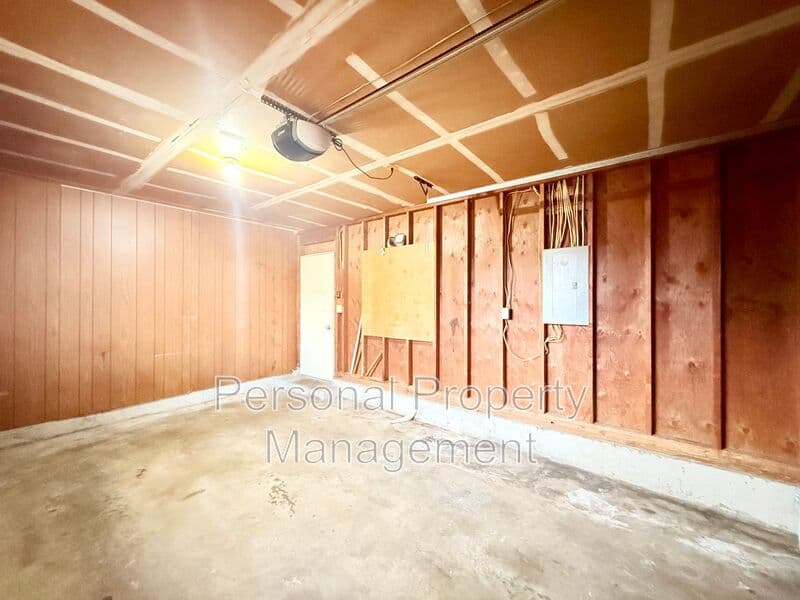 Vancouver House: 414 W 39th St