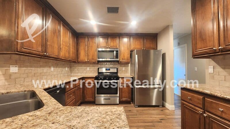 Hesperia House: 17907 Birch St