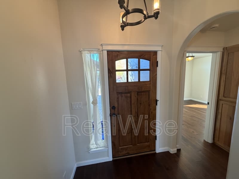 Grants Pass House: 1575 SW Yucca Dr