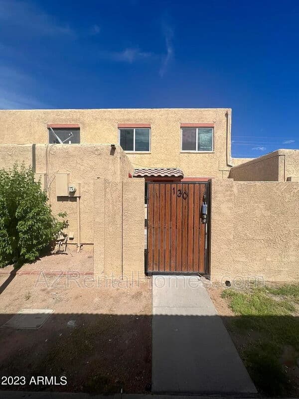 Mesa Townhome: 948 S Alma School Rd