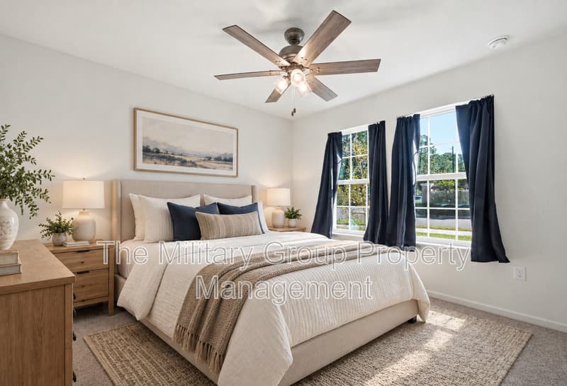 Jacksonville House: 6506 Sandler Lakes Drive