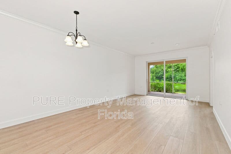 Fort Myers House: 19760 Osprey Cove Blvd