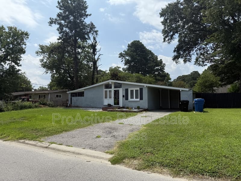 Virginia Beach House: 1021 Mineola Dr