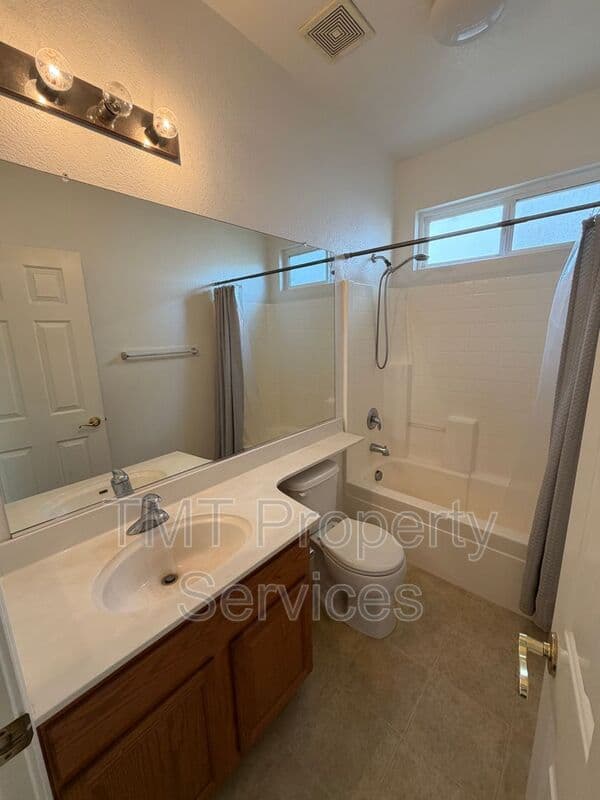 Elk Grove House: 9965 Firethorn Way