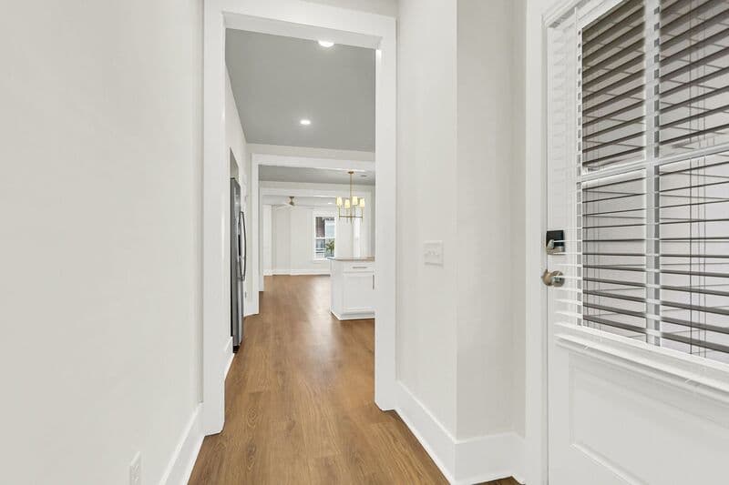Summerville Townhome: 254 Symphony Ave