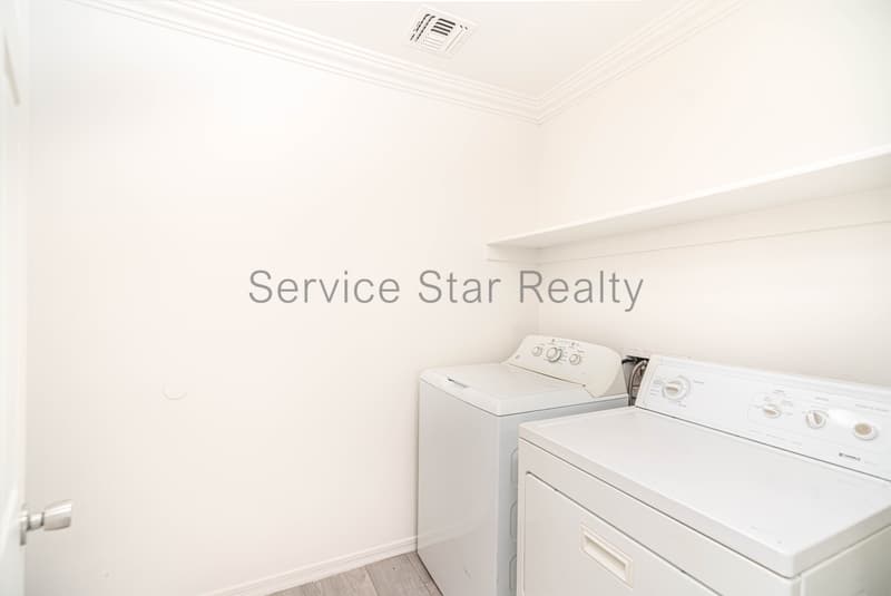 Phoenix House: 337 N 15th Ave