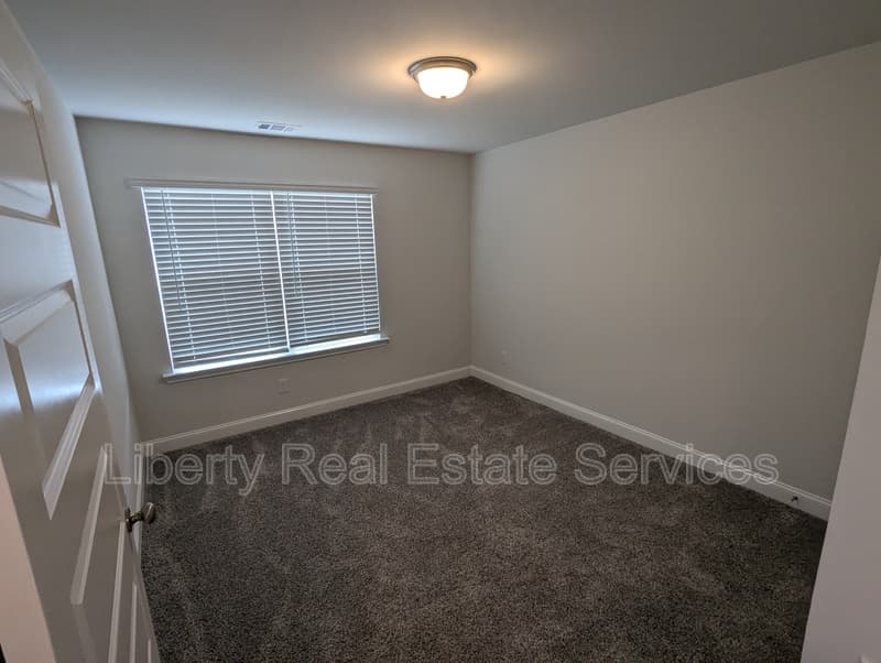 Pooler House: 340 Governor Gwinnett Way