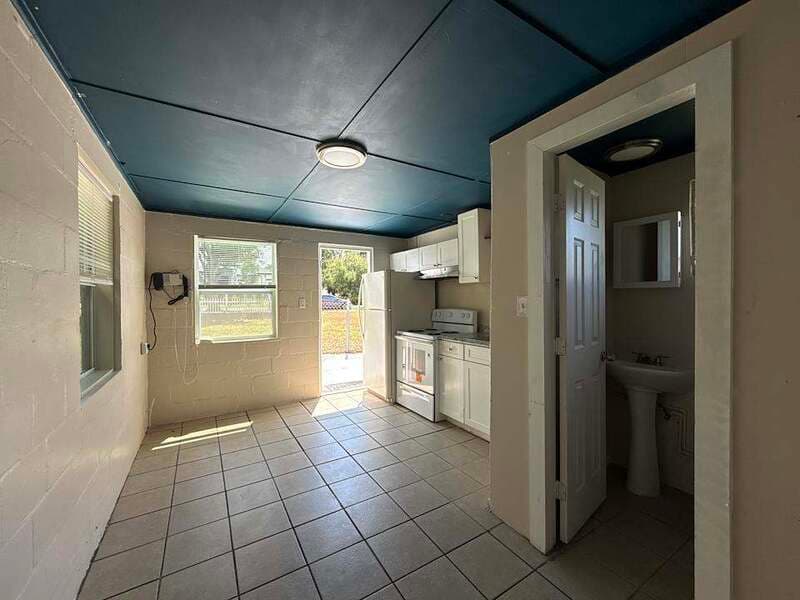 Nokomis House: 812 Padua Court