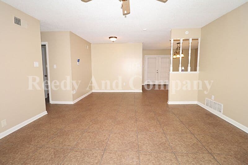 Horn Lake House: 3285 Mayfair Dr