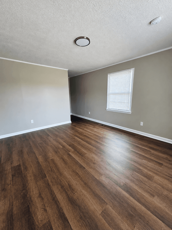 Fayetteville House: 610 Woodburn Drive