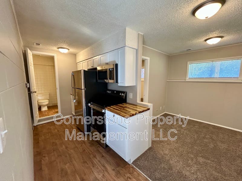 Lawrence Condo: 626 Schwarz Road - I