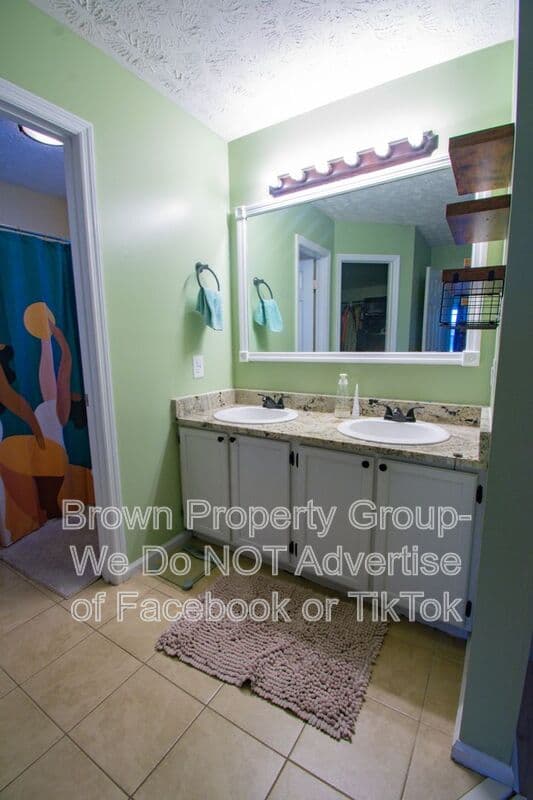 Spring Lake House: 111 Kristin Ave