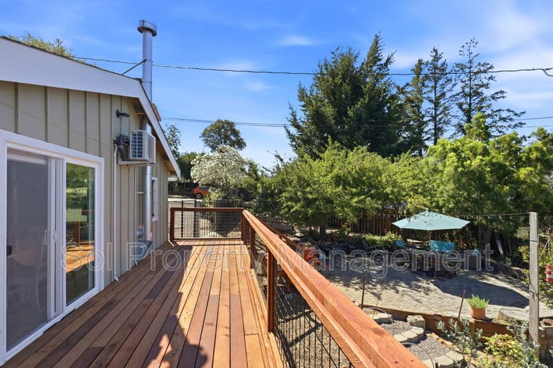 Santa Cruz House: 140 Spaten Way