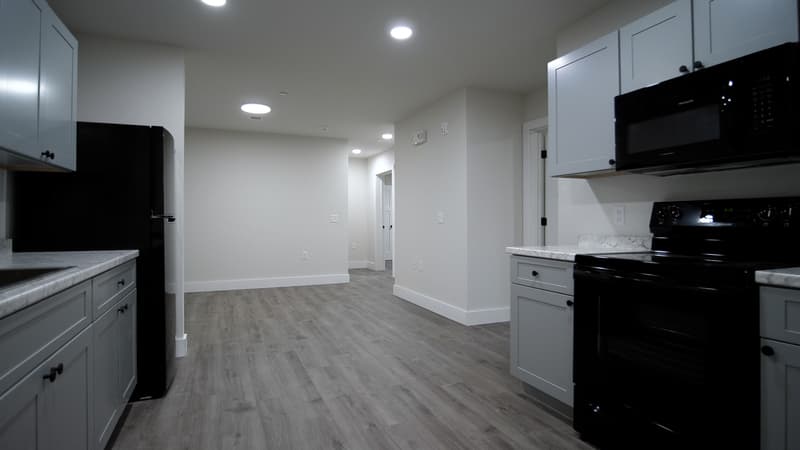 Burlington Condo: 15 Hungerford Terrace, Unit 1