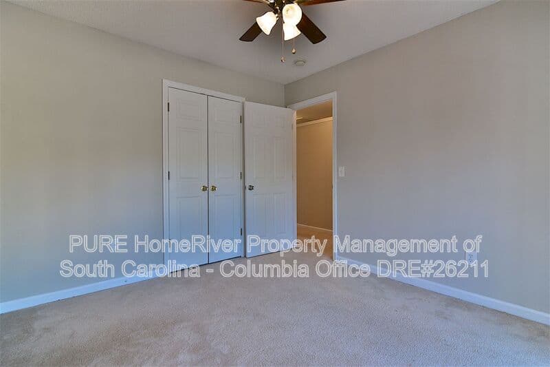 Elgin House: 20 Sugar Maple Ct