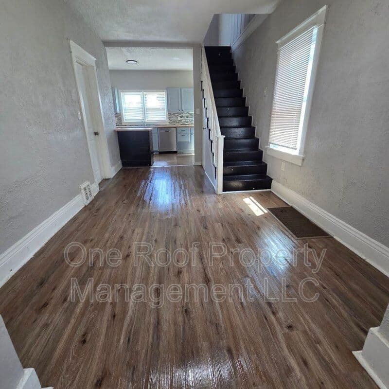 Kansas House: 447 N Lawndale Ave