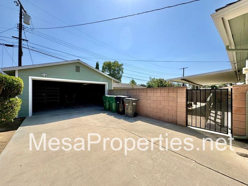 La Verne House: 2704 Park Ave