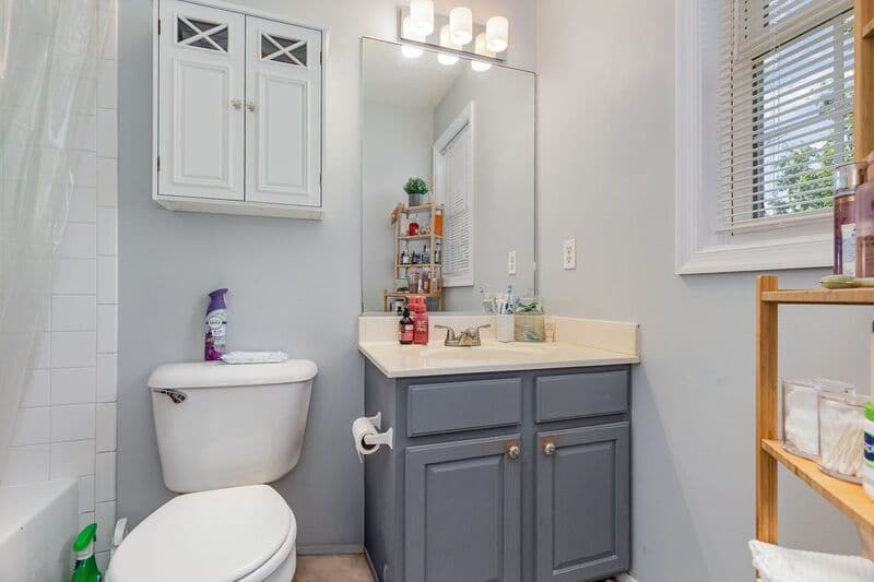 Fredericksburg House: 11814 Gardenia Dr