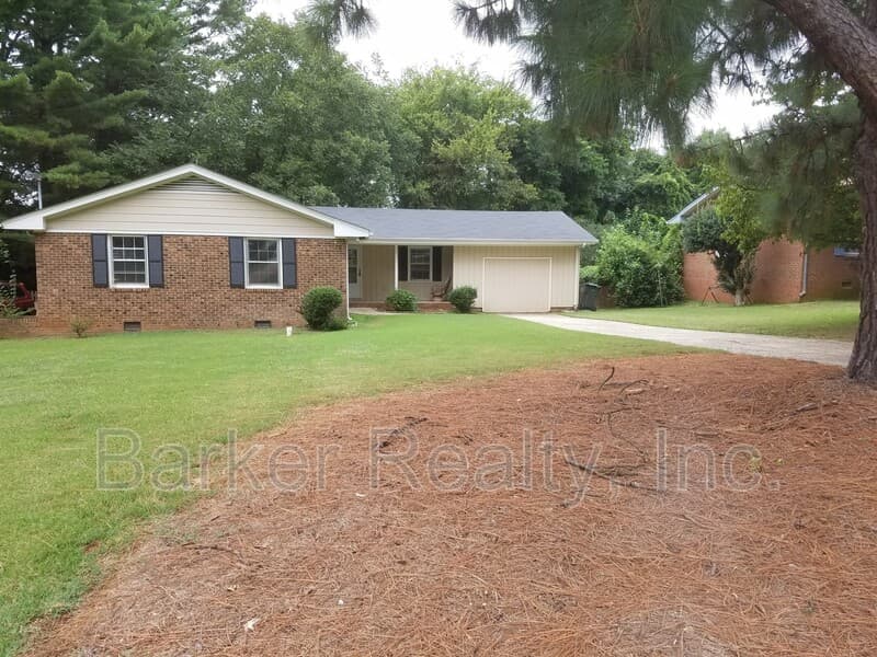 Raleigh House: 3609 Greenlawn Drive