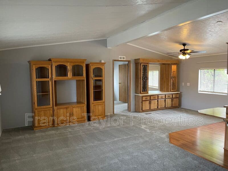 Escondido House: 1822 Seco Glen