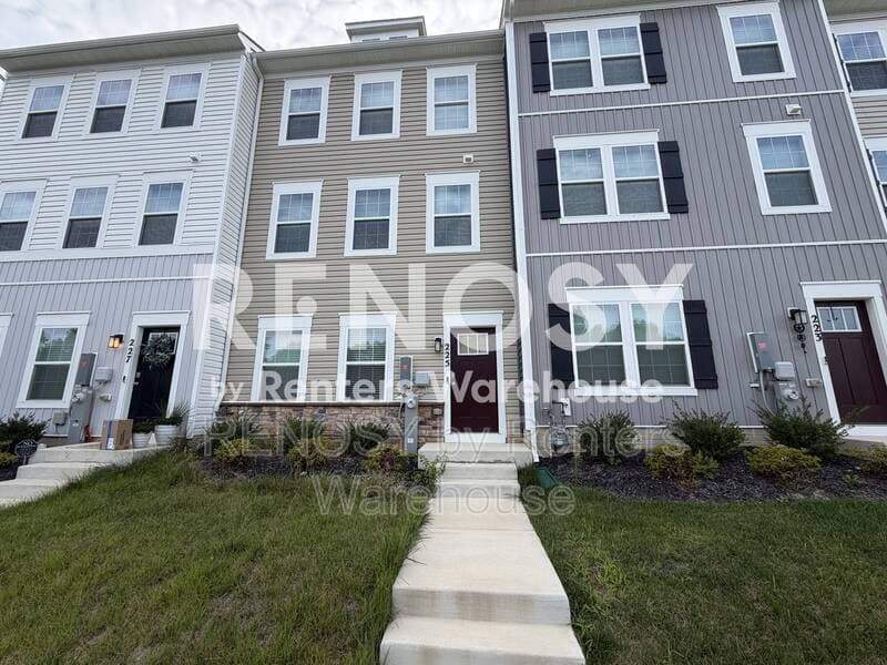 Joppa House: 225 Joppa Farm Rd