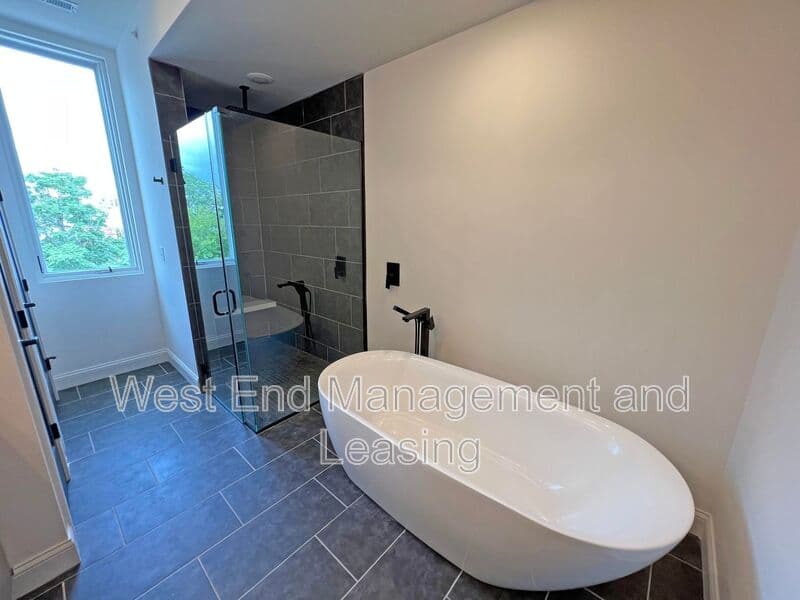 Saint Louis Condo: 4201 W Pine Blvd