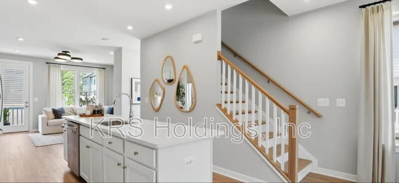 Woodbridge Townhome: 3738 District Dr.