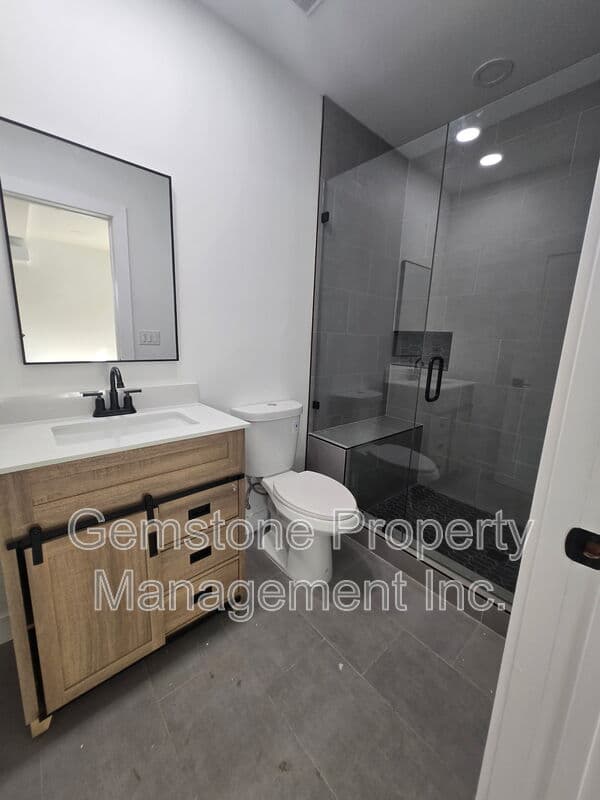 San Diego House: 5387 Brockbank Pl