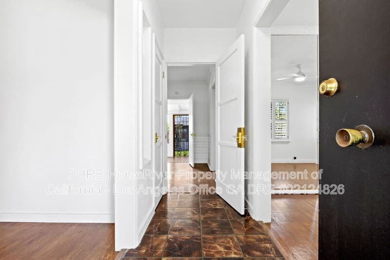 Los Angeles House: 1534 Hayworth Ave