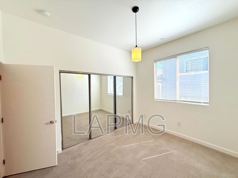 Van Nuys House: 6428 Woodley Avenue