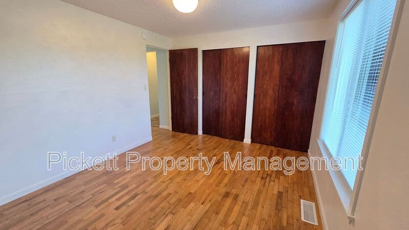 Port Orchard House: 2977 Hoover Ave SE