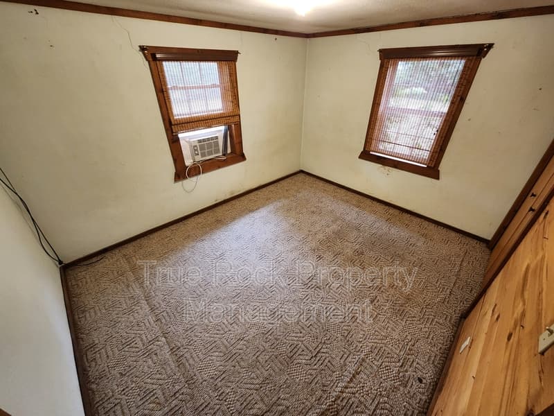 Roff House: 18745 CR 3460 (Roff)