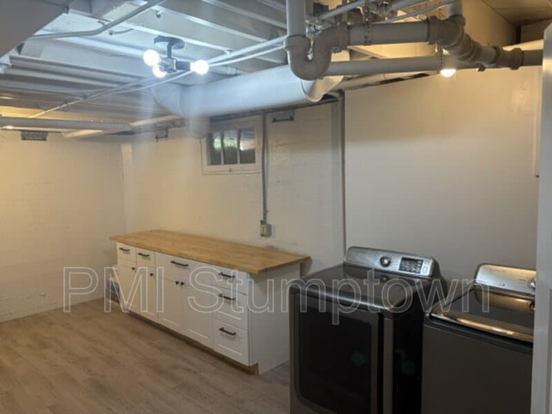 Portland House: 7407 Southeast 30th Avenue
