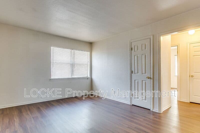 Fort Worth House: 3421 South University Drive