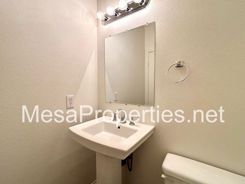 Victorville House: 12396 Ava Loma St.