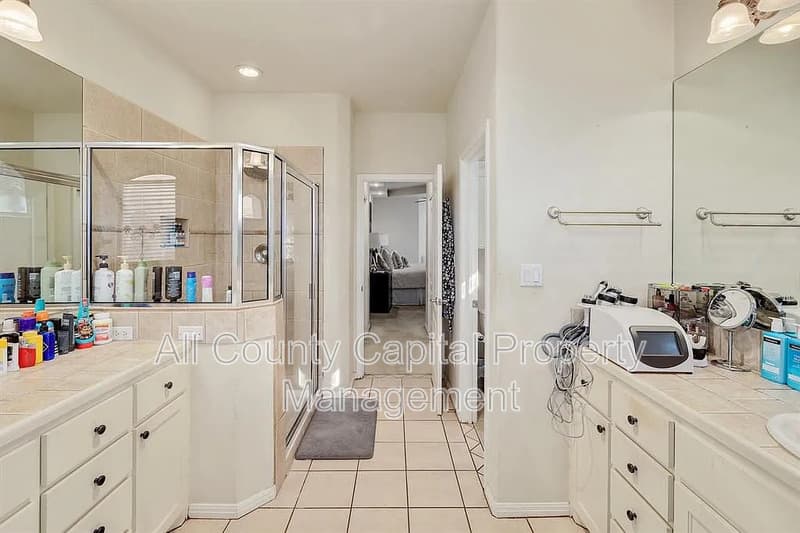 Lakeway House: 101 Cheerful Court