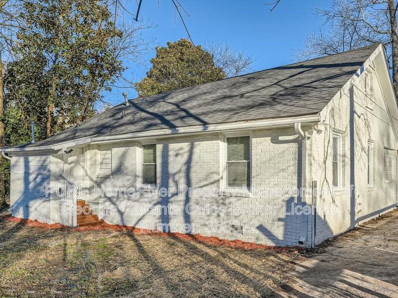Atlanta House: 881 Mcwilliams Rd SE